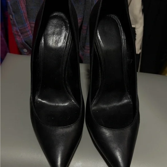 Saint Laurent Black Leather YSL Logo Heels - Picture 2 of 6